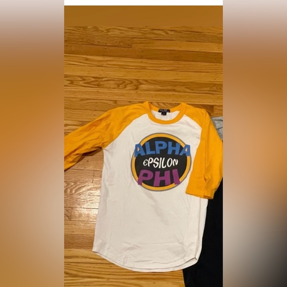 AEPHI - lot of 5 shirts & 2 sweatshirts - size small - Picture 3 of 4